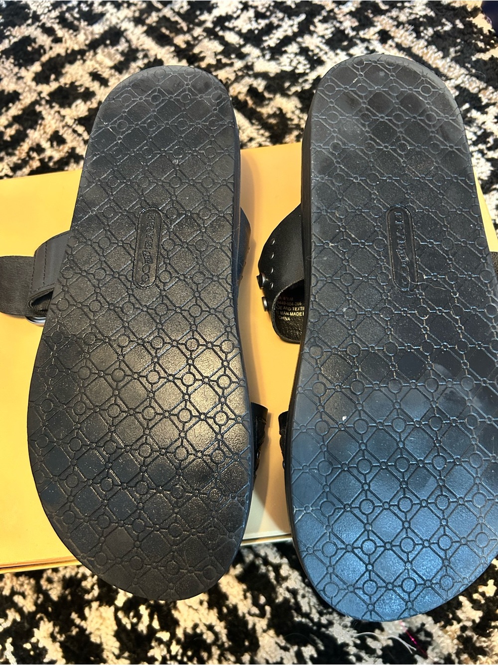 FRYE & Co. Black Studded Leather Slide Sandals Size 6.5. New - Picture 3 of 4